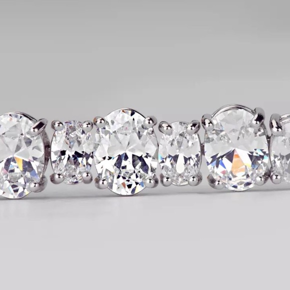 18ct Oval Cut Tennis Bracelet - Picture 6 of 11